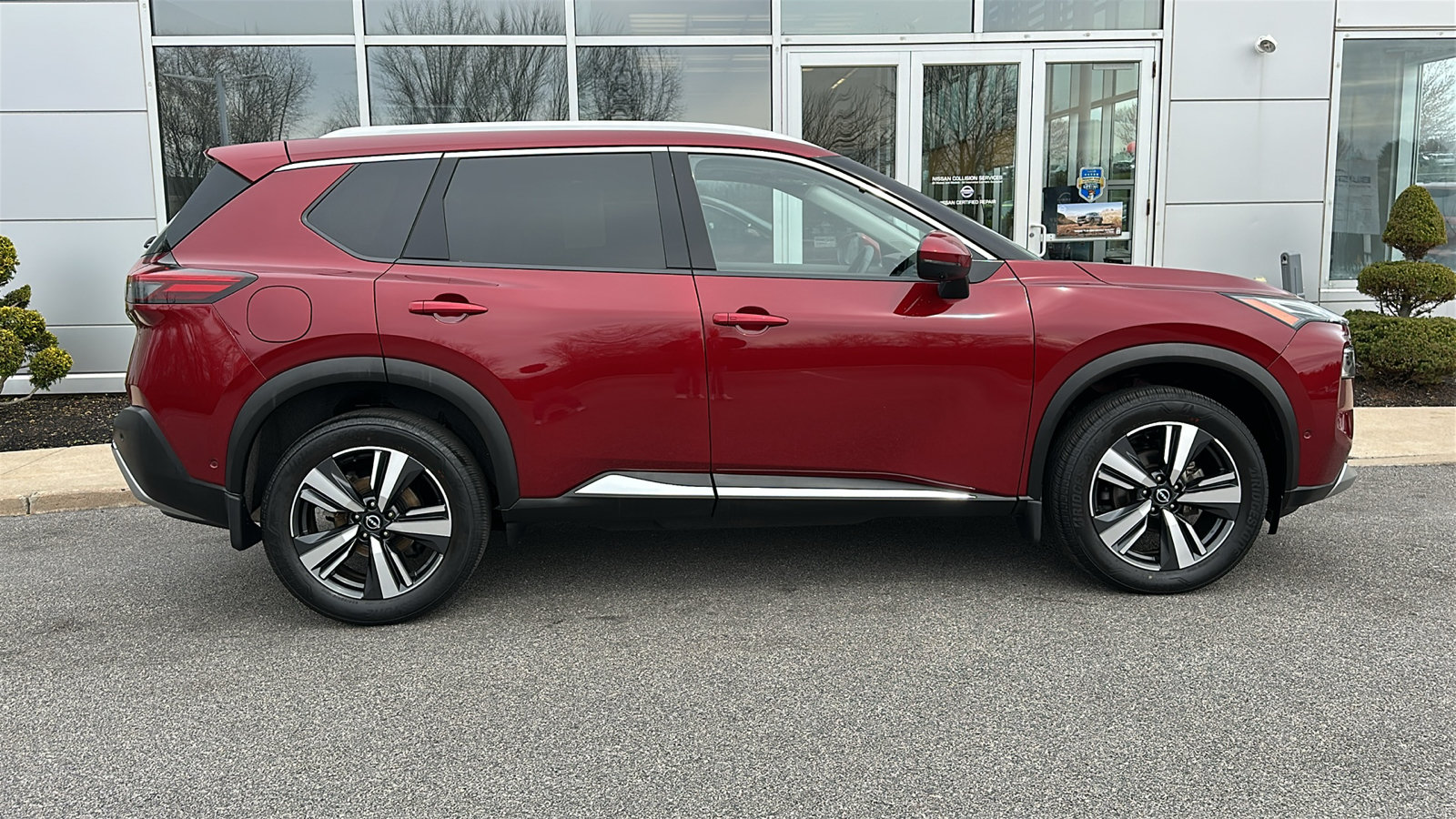 Certified 2023 Nissan Rogue Platinum w/ Platinum Premium Package AWD/4WD image 27
