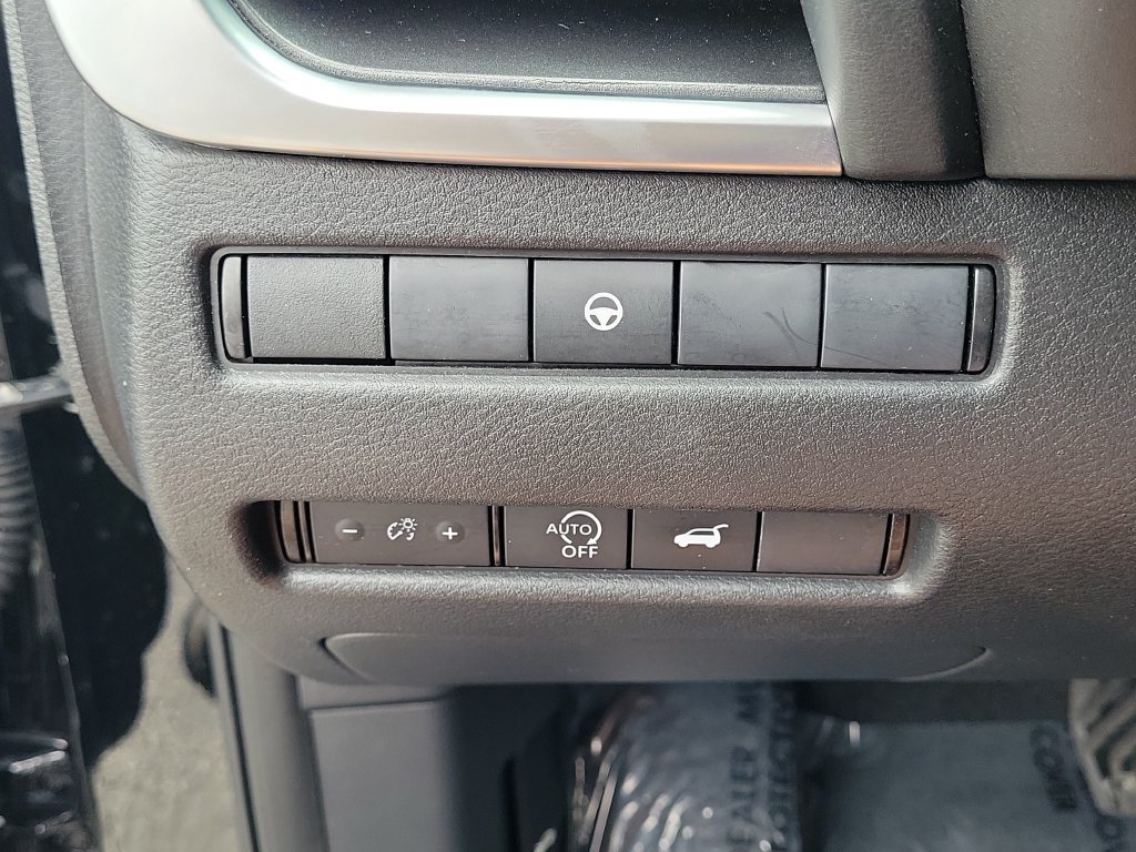 Used 2024 Nissan Rogue SV FWD image 27