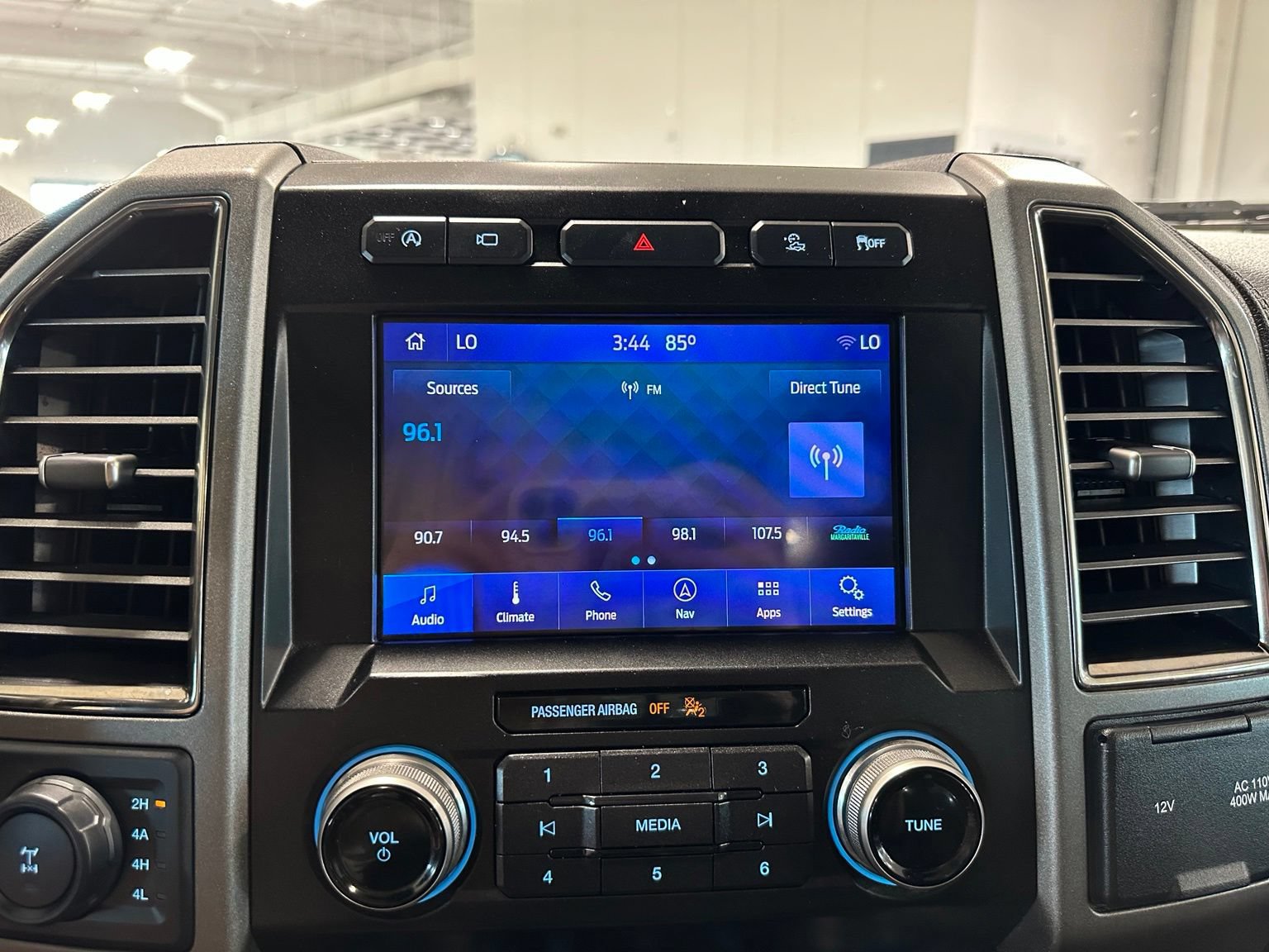 Used 2019 Ford F150 Raptor w/ Equipment Group 802A Luxury AWD/4WD image 27