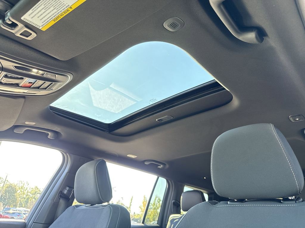 New 2025 Jeep Grand Cherokee L Laredo w/ Luxury Tech Group I image 17