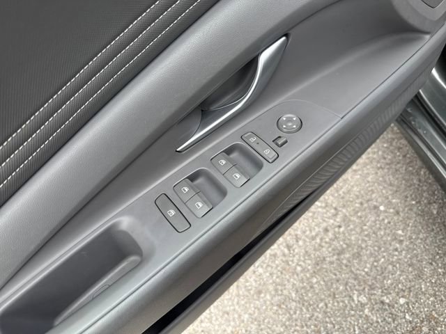 Used 2024 Hyundai Elantra SEL w/ Convenience Package image 10