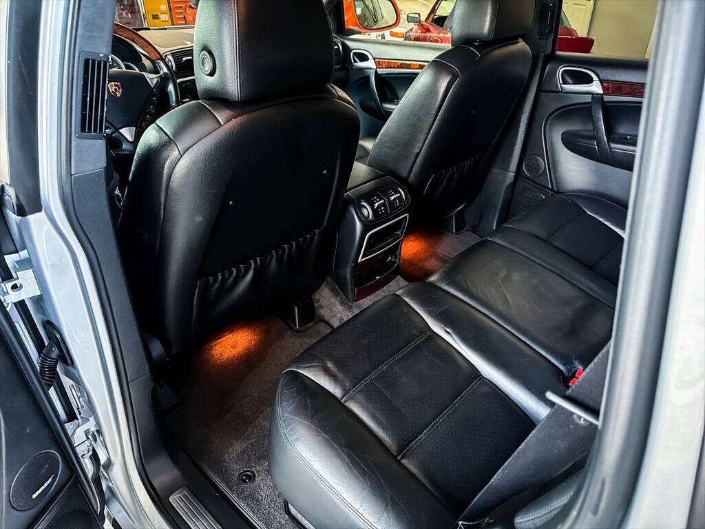 Used 2006 Porsche Cayenne Turbo AWD/4WD image 20