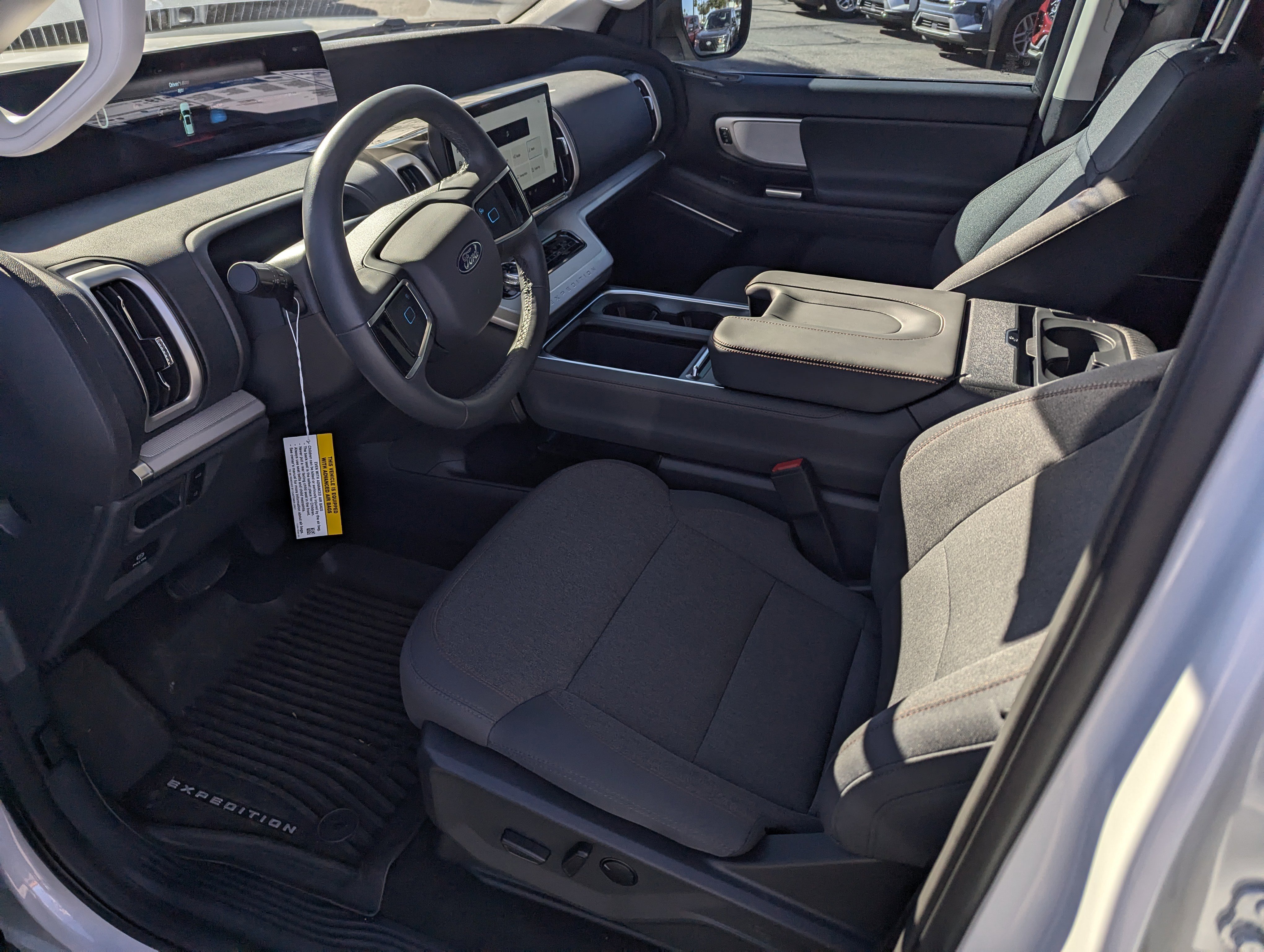 New 2025 Ford Expedition Active image 10