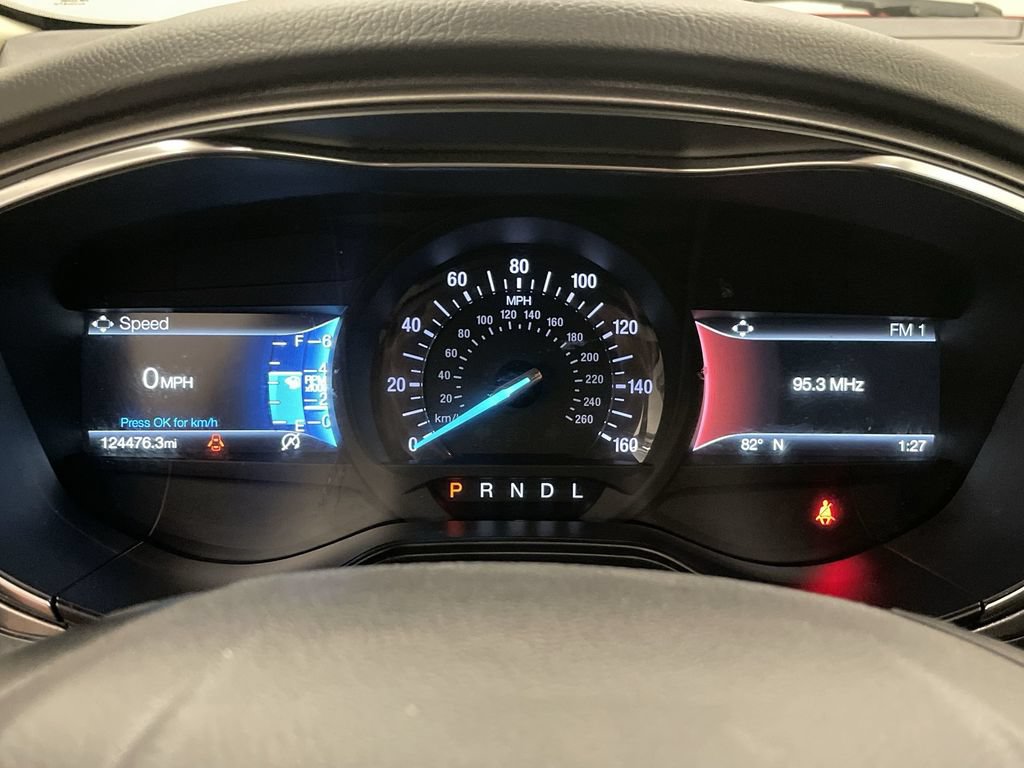 Used 2020 Ford Fusion SE FWD image 6