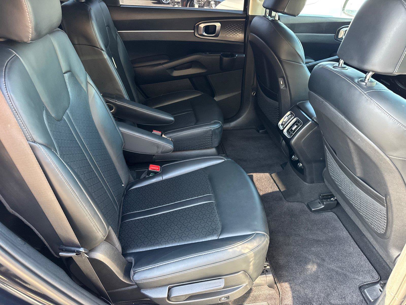 Used 2023 Kia Sorento EX FWD image 19