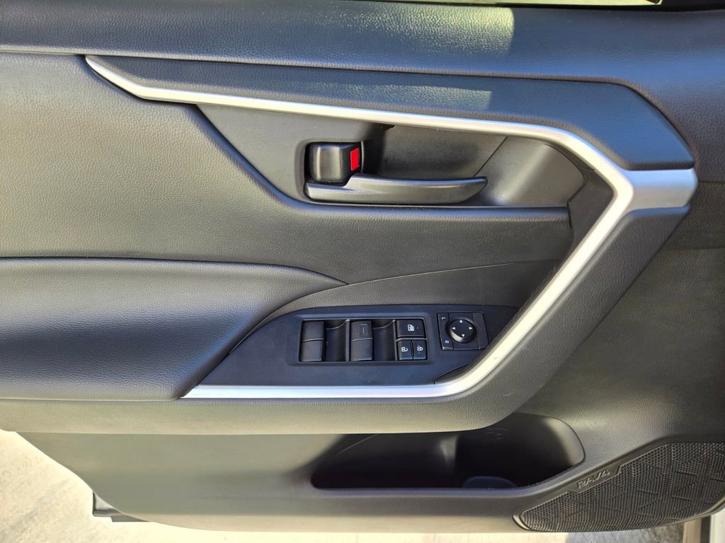 Used 2023 Toyota RAV4 LE FWD image 22