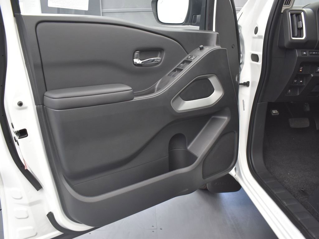 New 2025 Nissan Frontier SV w/ SV Convenience Package image 27