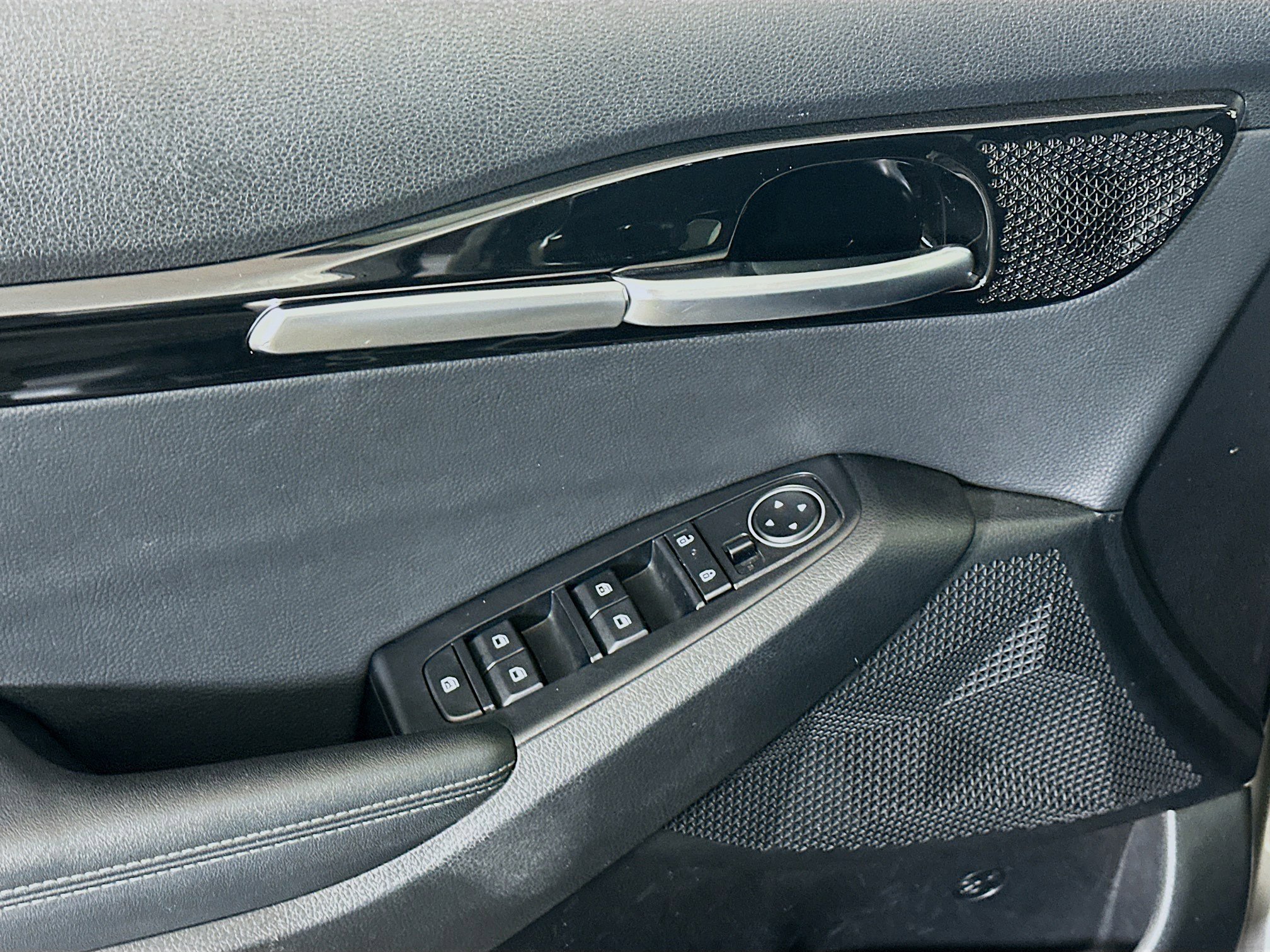 Used 2025 Kia Seltos S image 15