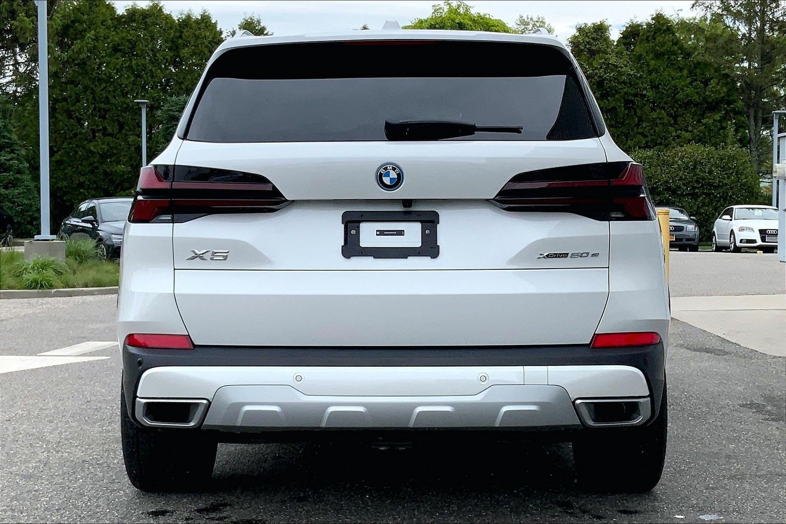 Used 2025 BMW X5 xDrive50e w/ Premium Package AWD/4WD image 5