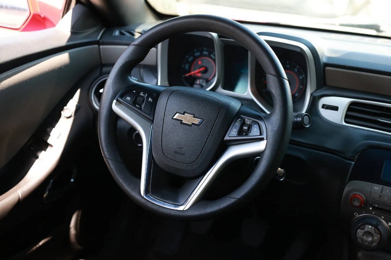 Used 2014 Chevrolet Camaro LS RWD image 41