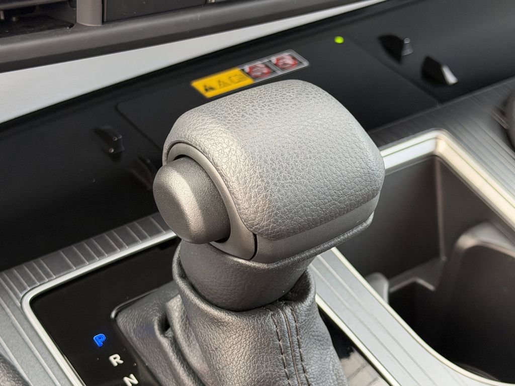 Used 2026 Toyota Sienna LE FWD image 21