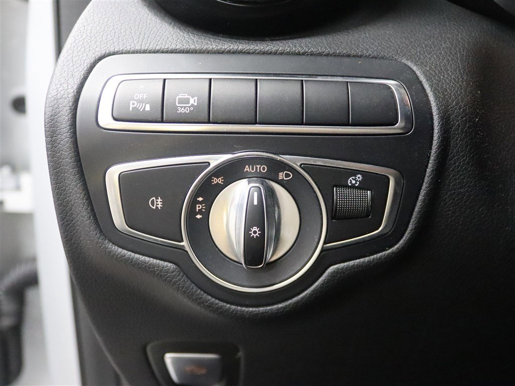 Used 2018 Mercedes-Benz GLC 43 AMG 4MATIC image 31