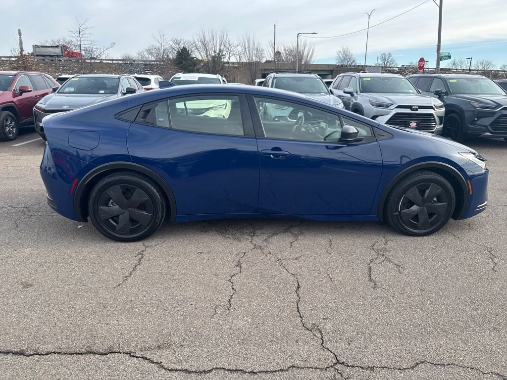 Used 2024 Toyota Prius Prime SE image 9