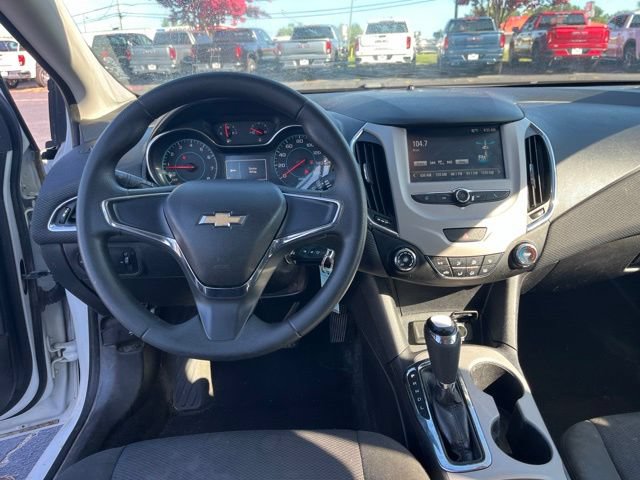 Used 2017 Chevrolet Cruze LS FWD image 14