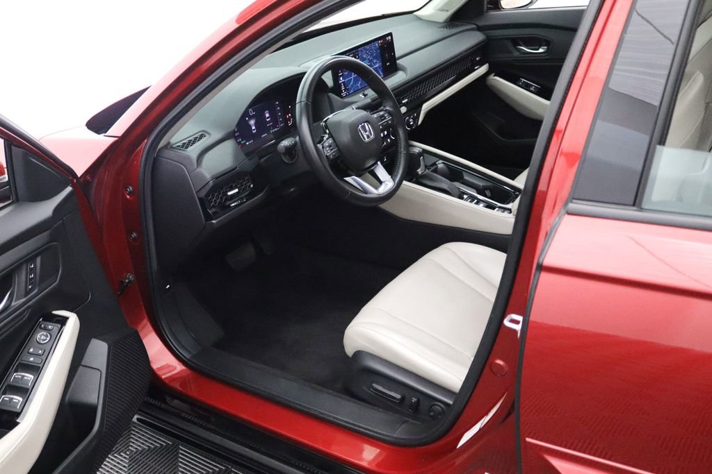 Used 2023 Honda Accord Touring image 15
