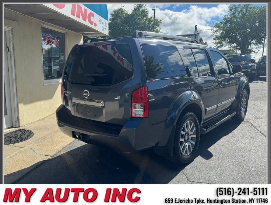 Used 2011 Nissan Pathfinder LE w/ Navigation Pkg AWD/4WD image 4