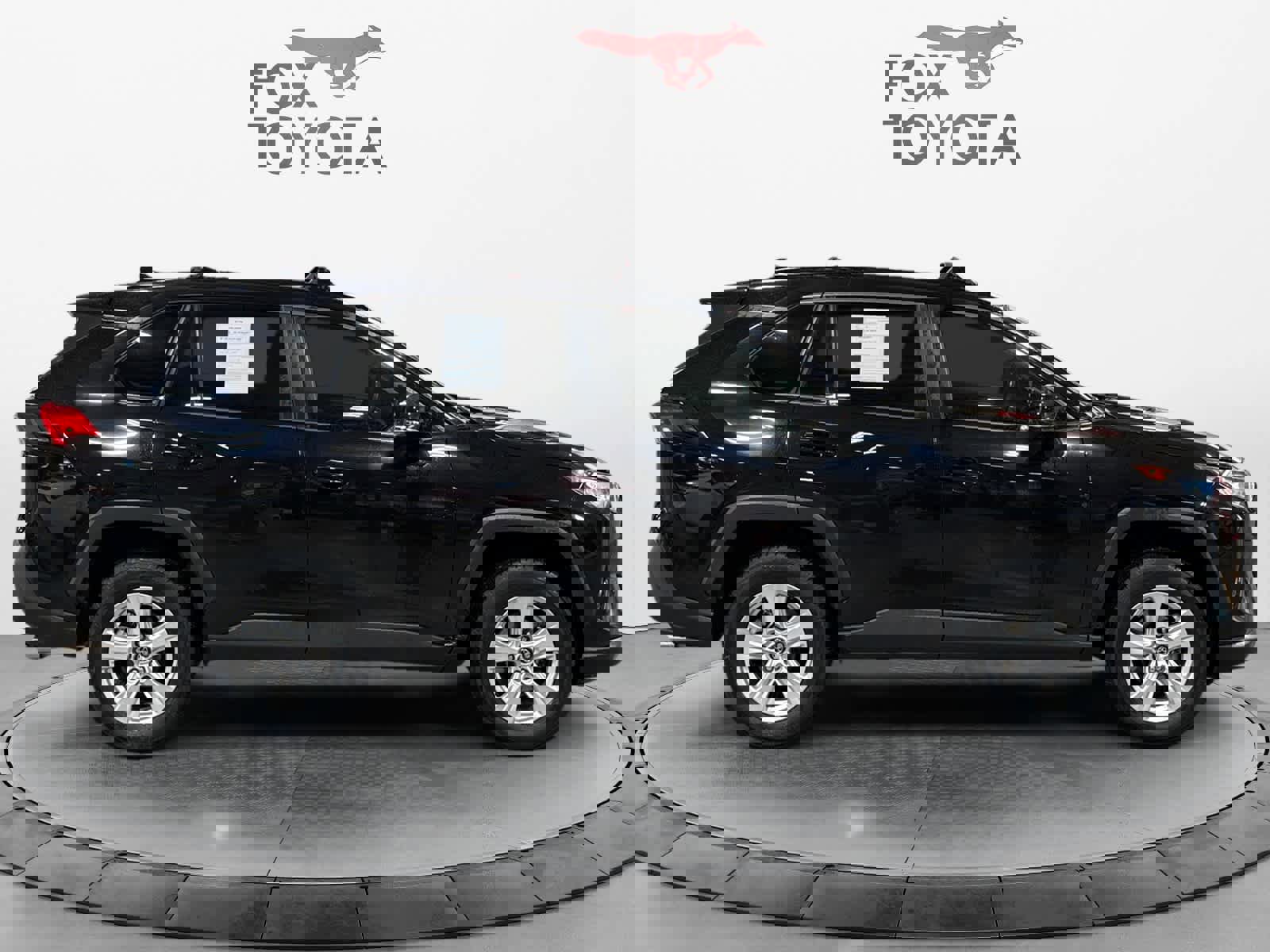 Used 2019 Toyota RAV4 XLE w/ Convenience Package image 7