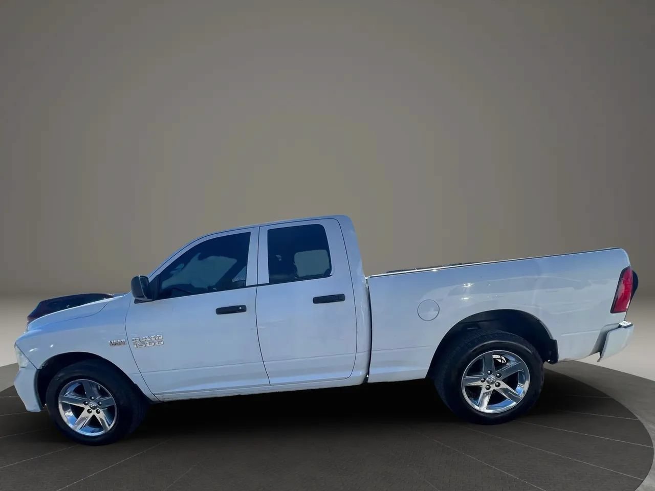 Used 2017 RAM 1500 Express AWD/4WD image 8