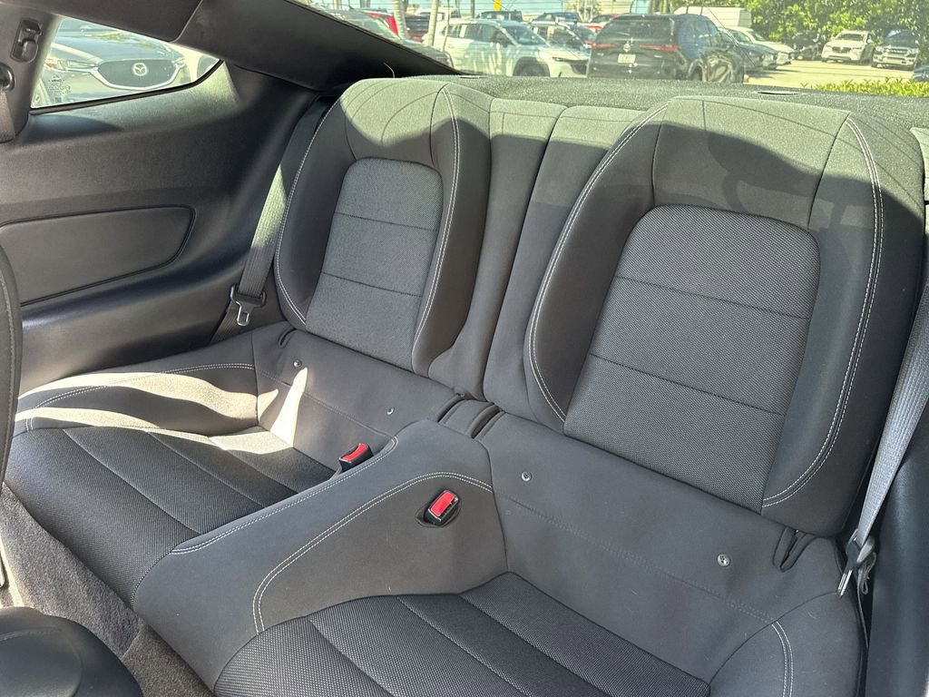 Used 2016 Ford Mustang Coupe RWD image 34