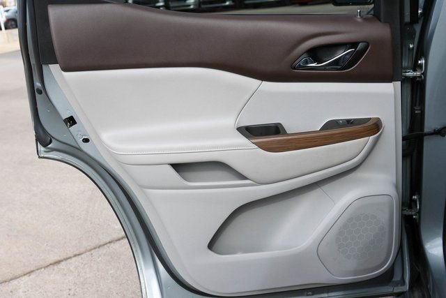 Used 2023 GMC Acadia SLE w/ Driver Convenience Package image 14