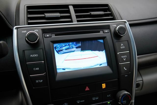 Used 2015 Toyota Camry LE image 12