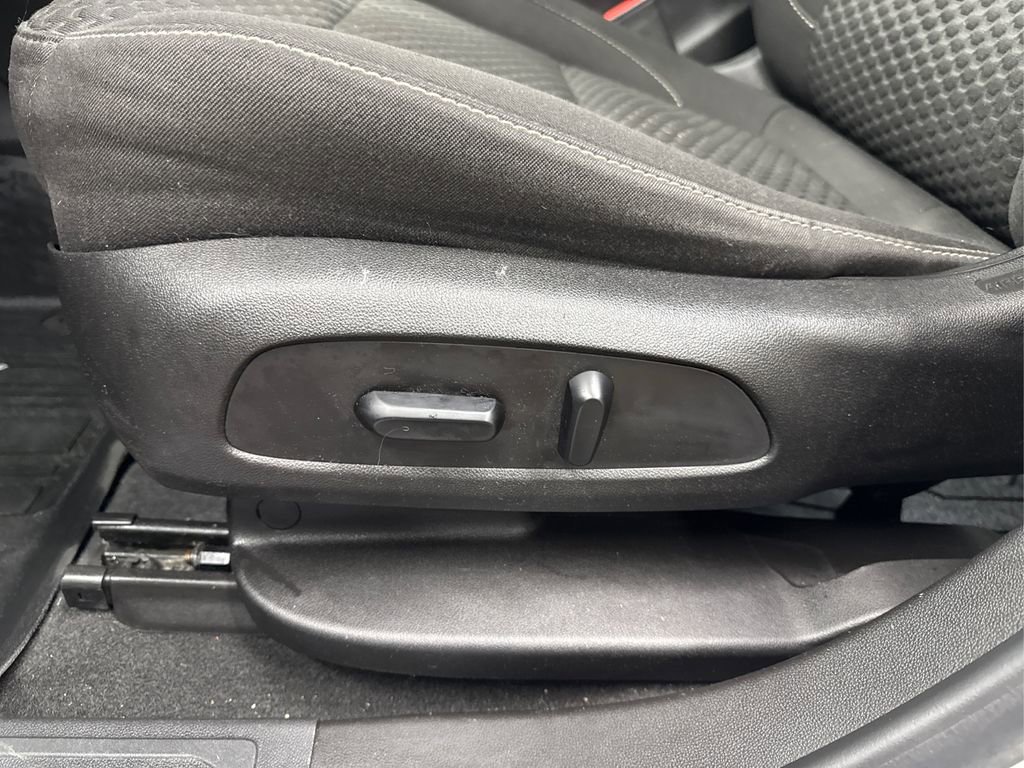 Used 2019 GMC Acadia SLE w/ LPO, Floor Liner Package image 39