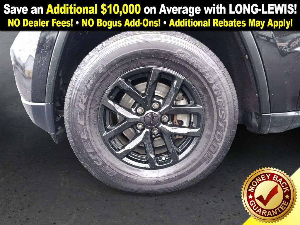 Used 2012 Jeep Grand Cherokee Laredo w/ Laredo E Group image 13