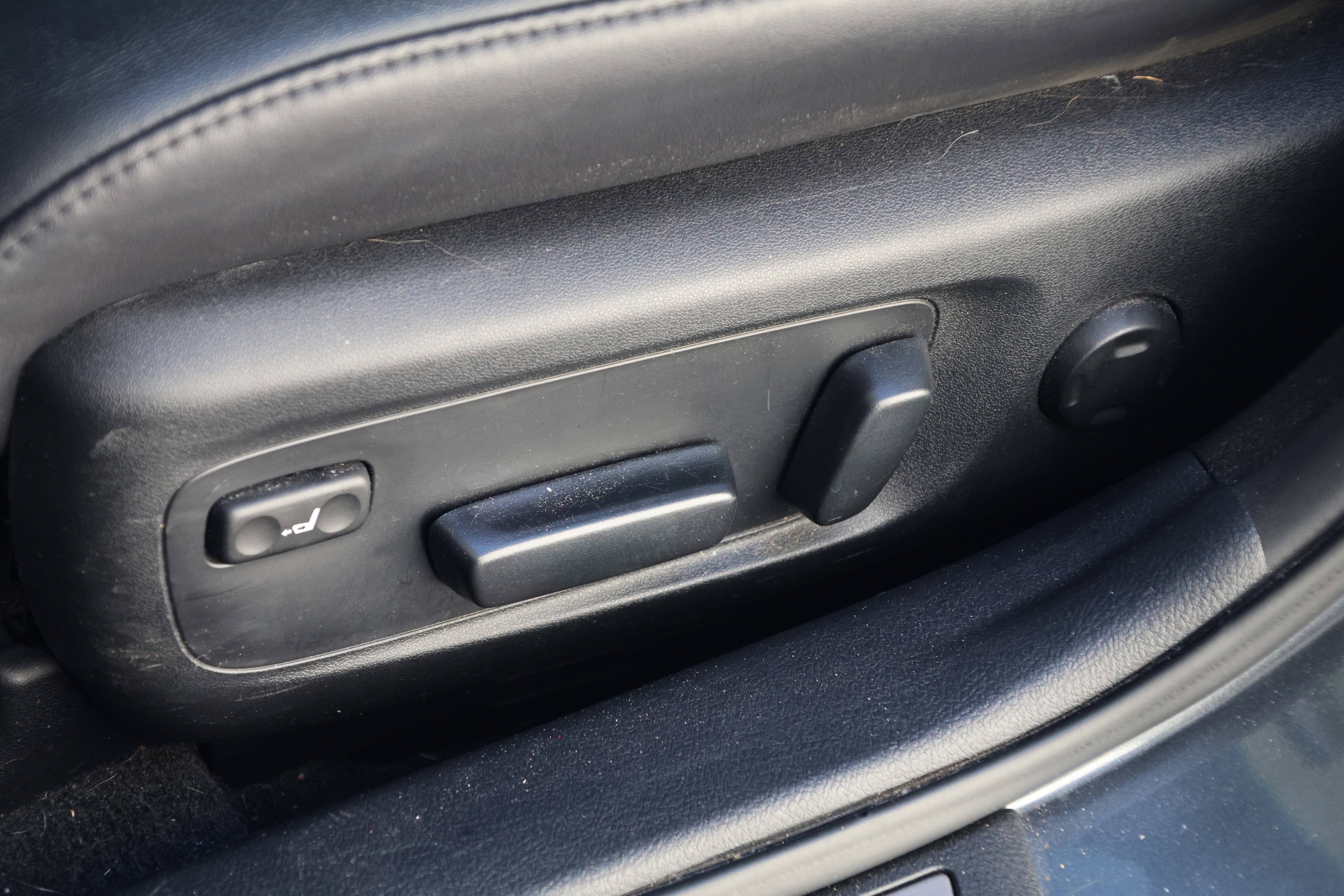 Used 2017 Toyota Avalon Limited image 31