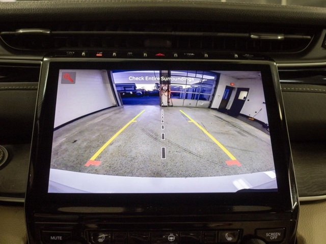 Certified 2023 Jeep Grand Cherokee L Limited w/ Black Appearance Package image 17