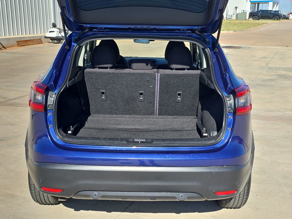 Used 2022 Nissan Rogue Sport S image 12