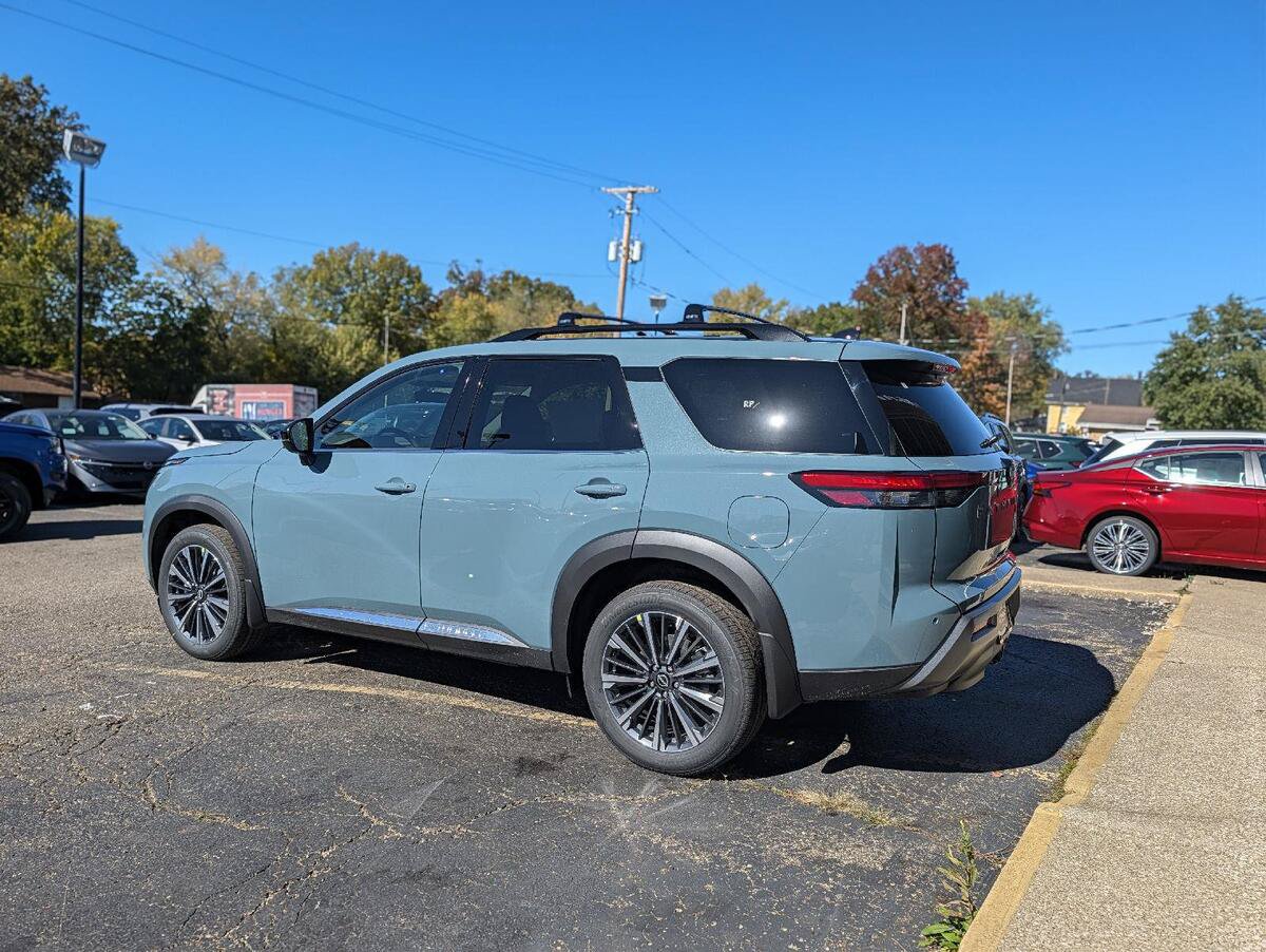 New 2026 Nissan Pathfinder Platinum AWD/4WD image 8