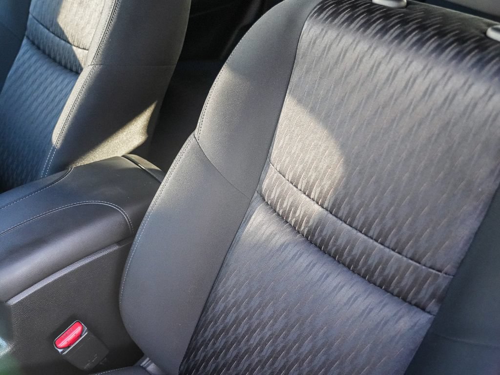 Used 2017 Nissan Rogue SV FWD image 26