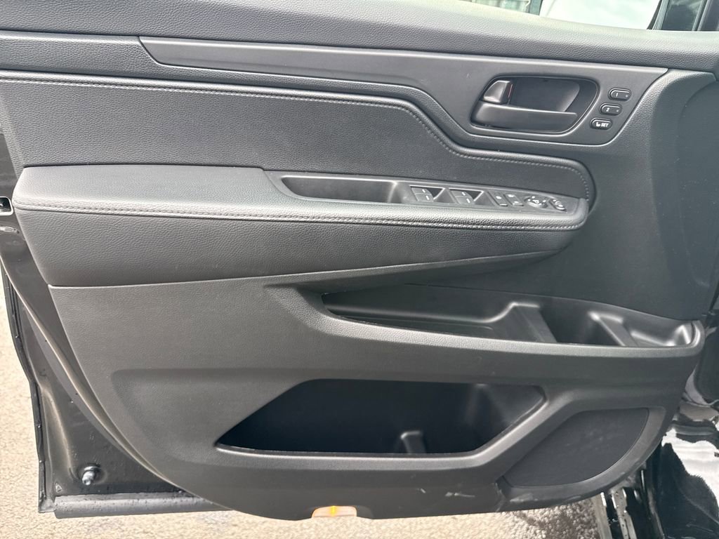 Used 2024 Honda Odyssey Sport image 12