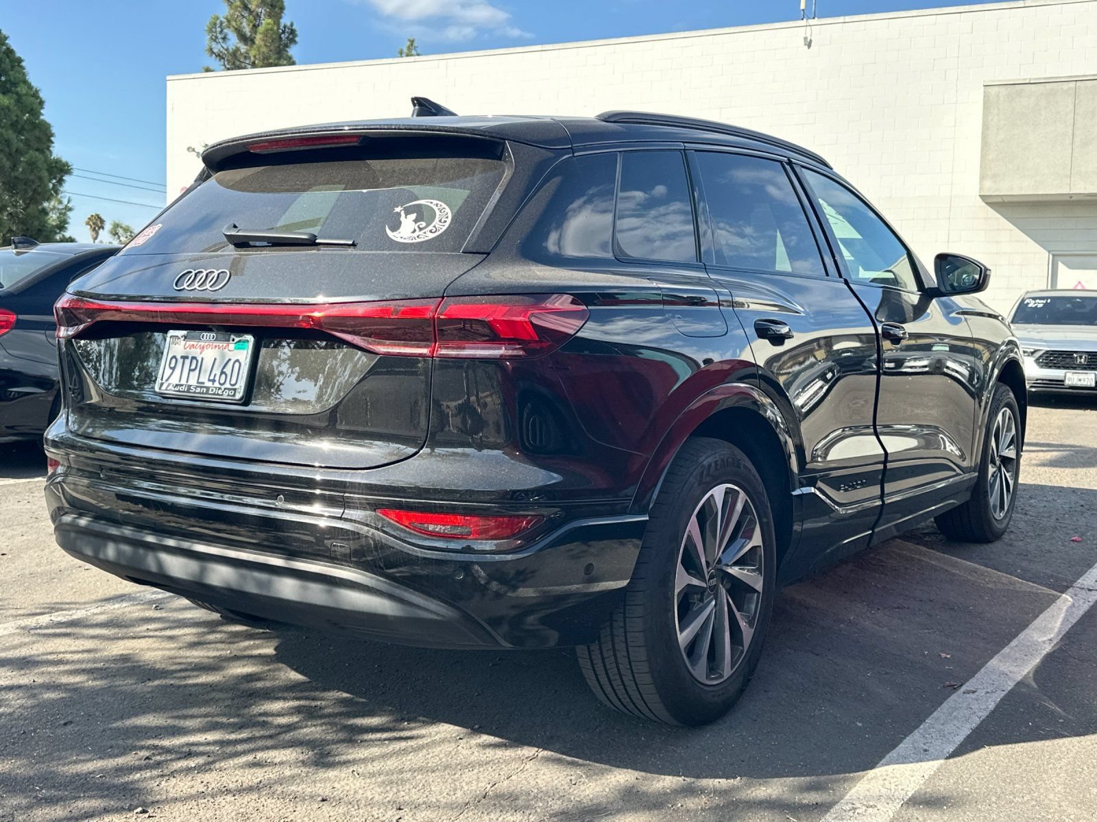 Used 2025 Audi Q6 e-tron Premium Plus w/ Premium Plus AWD/4WD image 3