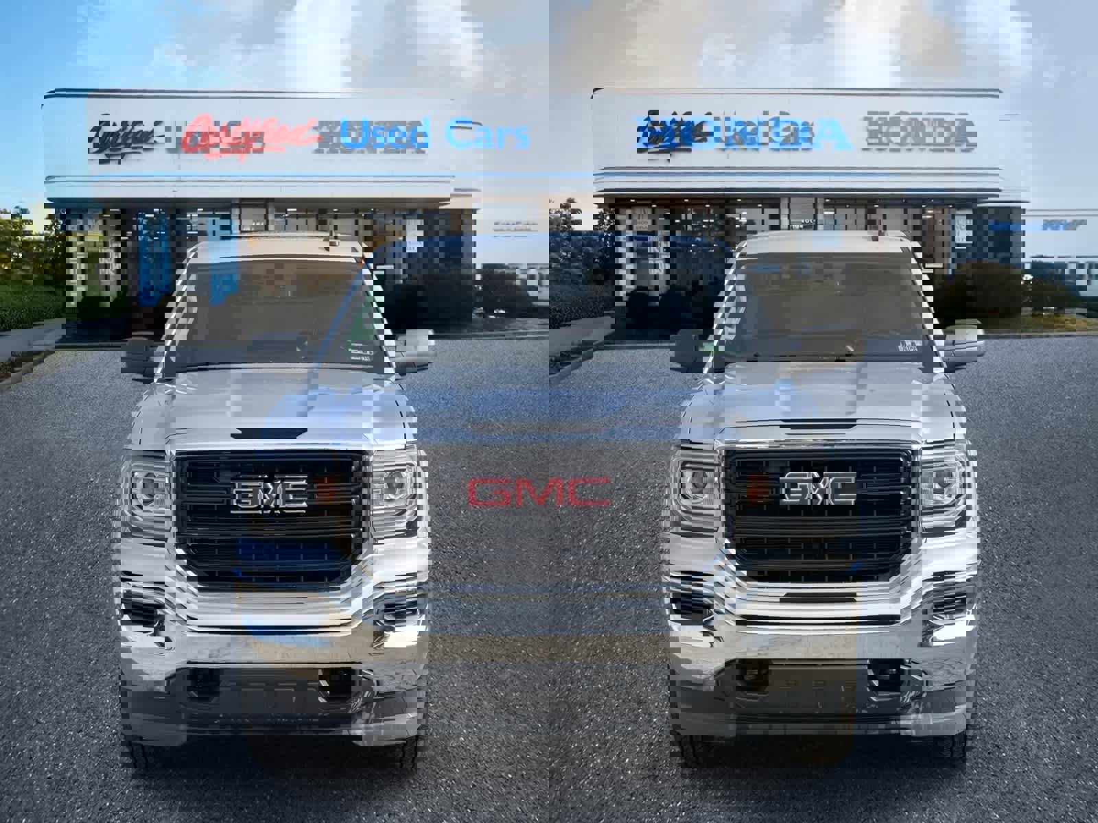 Used 2017 GMC Sierra 1500 4WD Reg Cab 133.0 w/ Sierra Convenience Package image 8