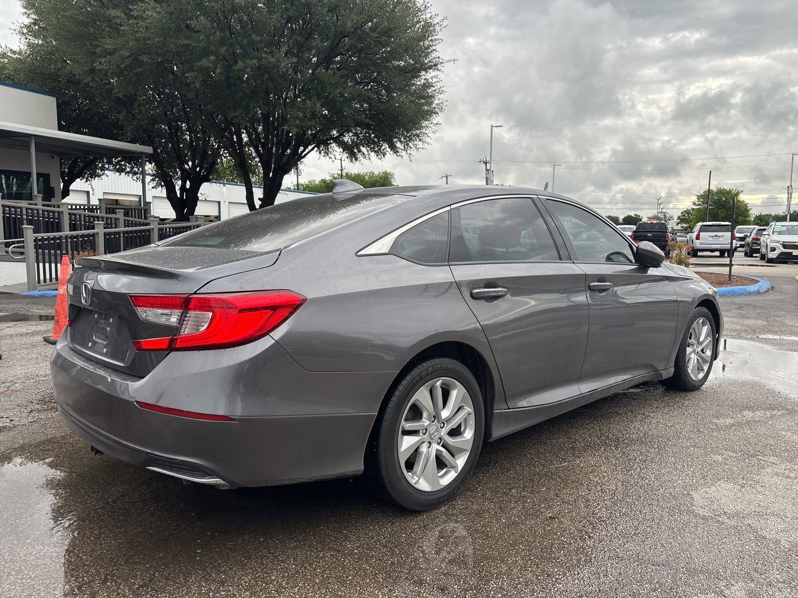 Used 2020 Honda Accord LX image 3
