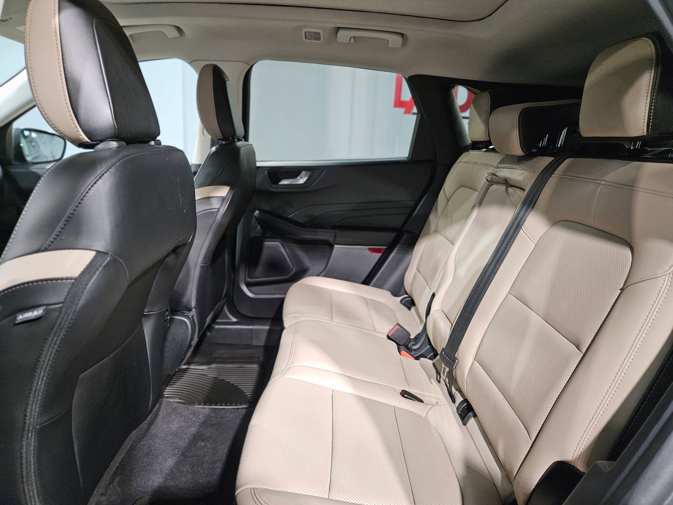 Used 2021 Ford Escape SEL image 36