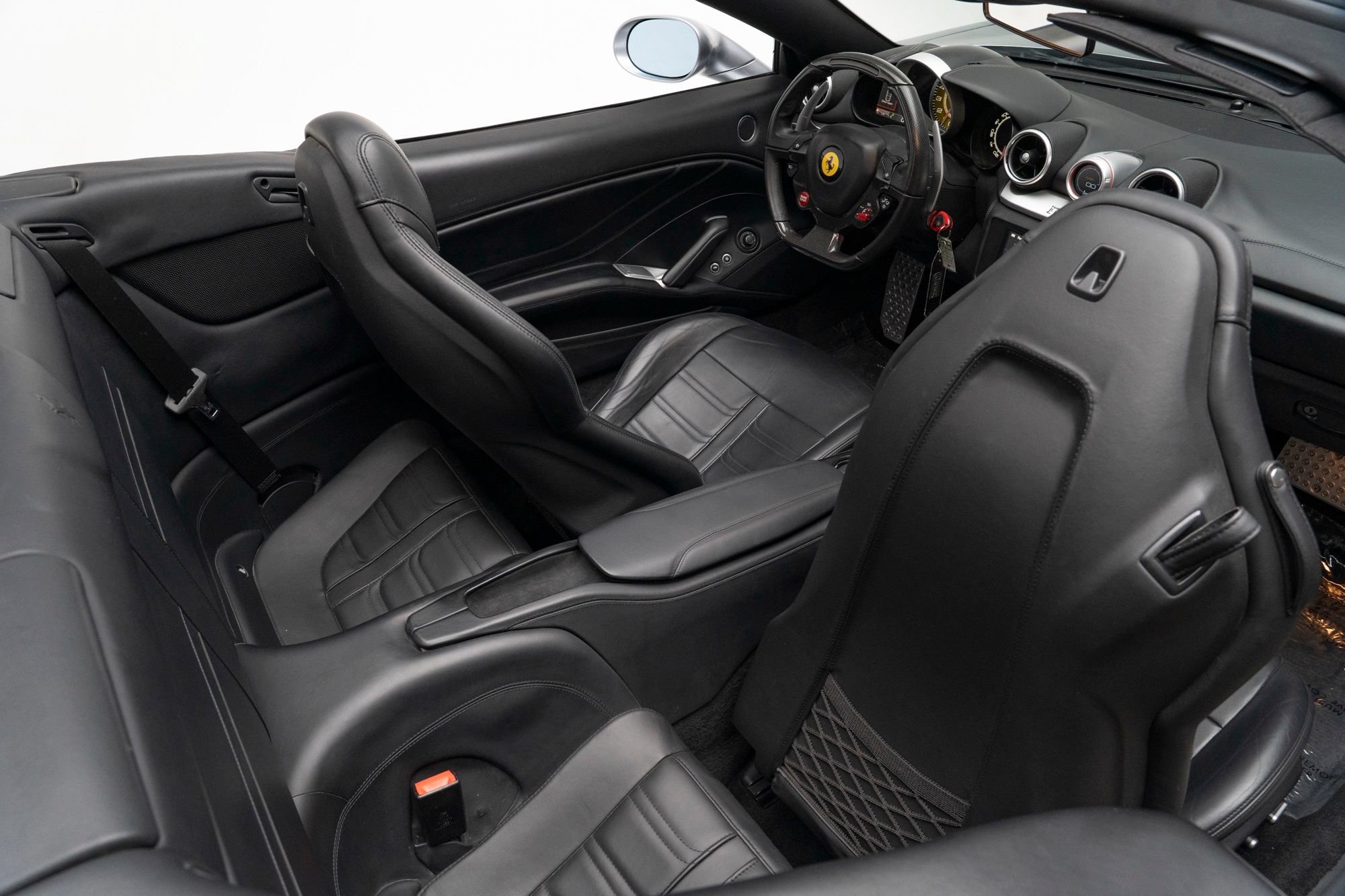 Used 2016 Ferrari California T RWD image 51