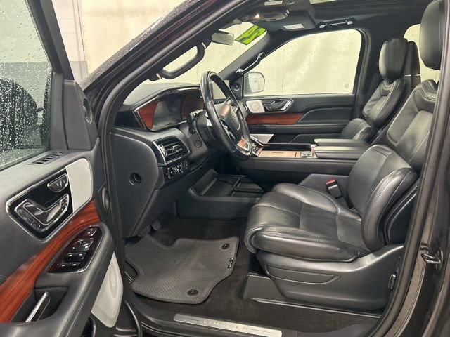 Used 2024 Lincoln Navigator L Reserve image 10