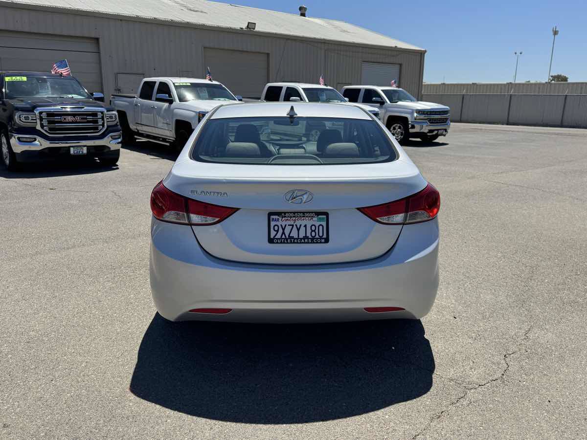 Used 2013 Hyundai Elantra GLS w/ Preferred Pkg FWD image 8