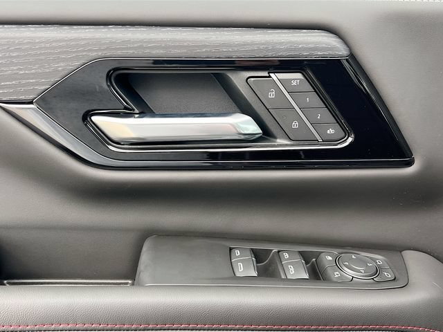 New 2026 GMC Yukon AT4 Ultimate AWD/4WD image 13