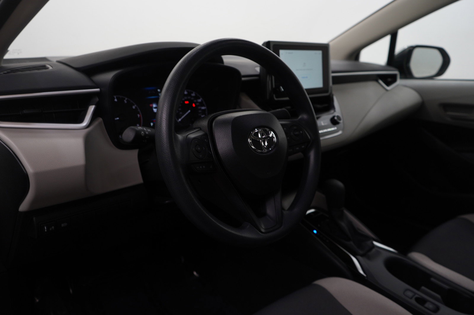 Used 2025 Toyota Corolla LE image 15