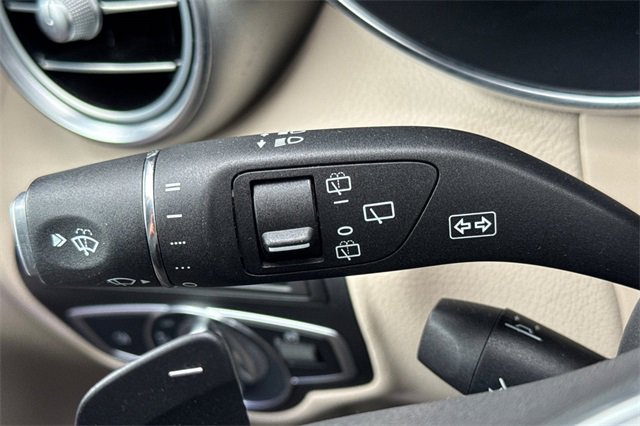 Used 2022 Mercedes-Benz GLC 300 image 38