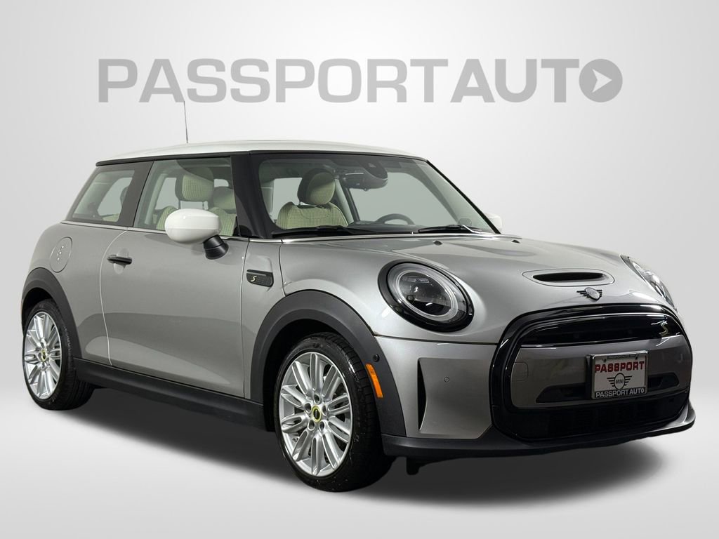 Certified 2024 MINI Cooper SE image 3