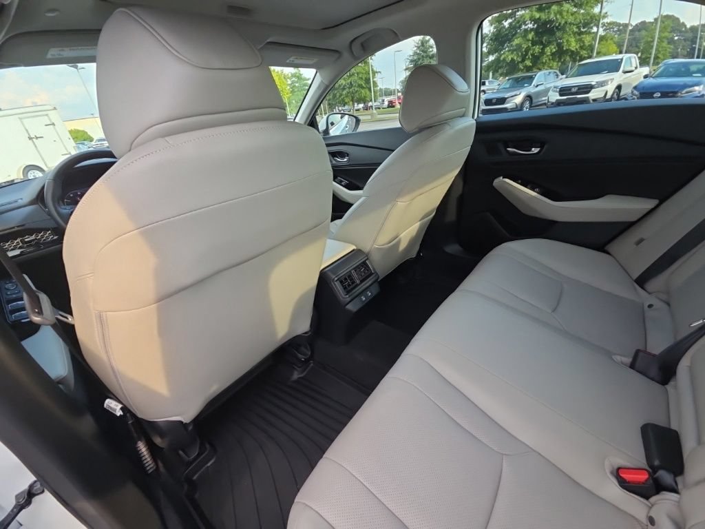 Used 2025 Honda Accord Touring image 14
