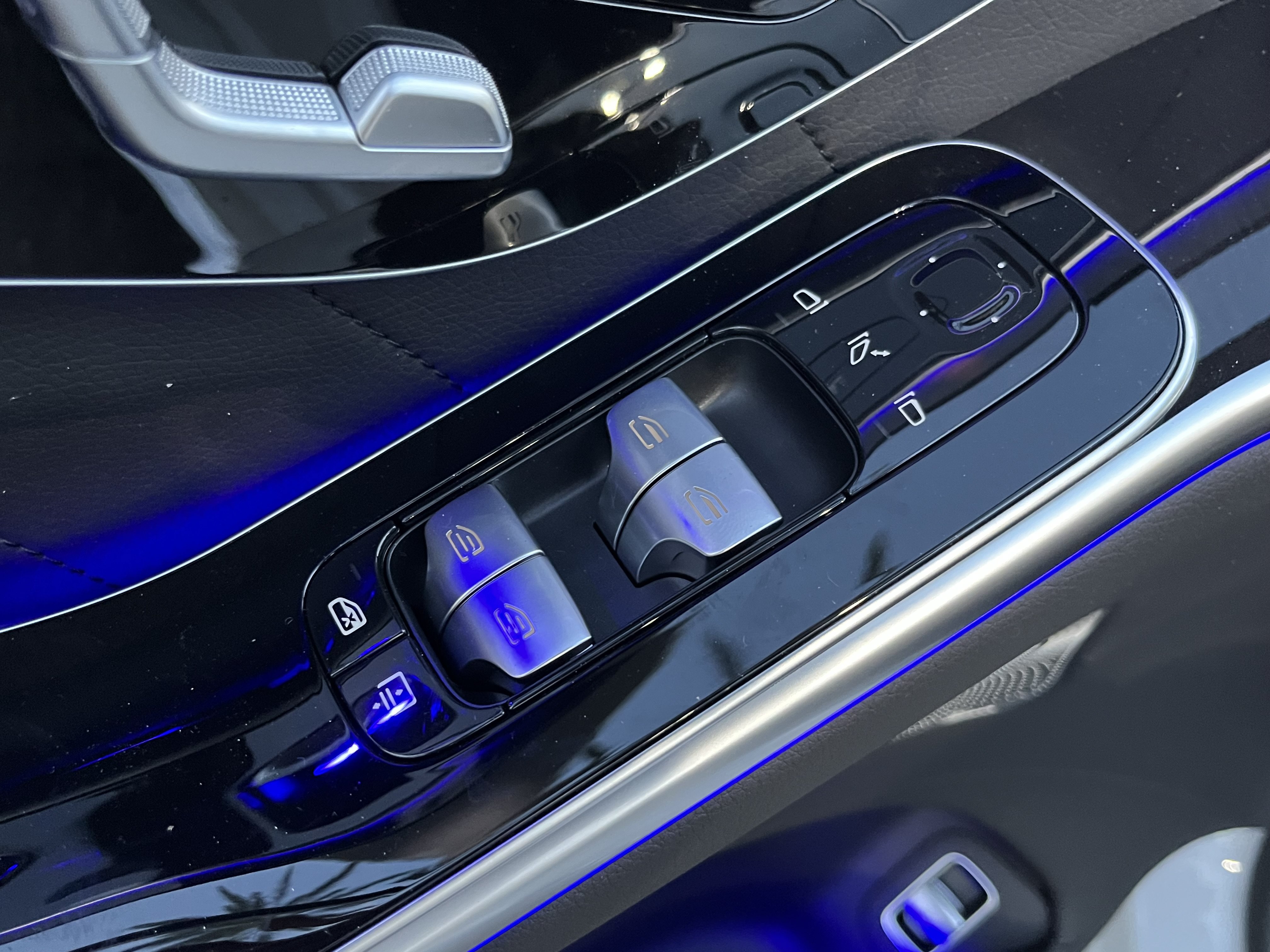New 2026 Mercedes-Benz S 580e 4MATIC Sedan image 15
