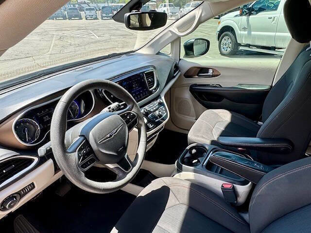 Used 2017 Chrysler Pacifica Touring Plus FWD image 15