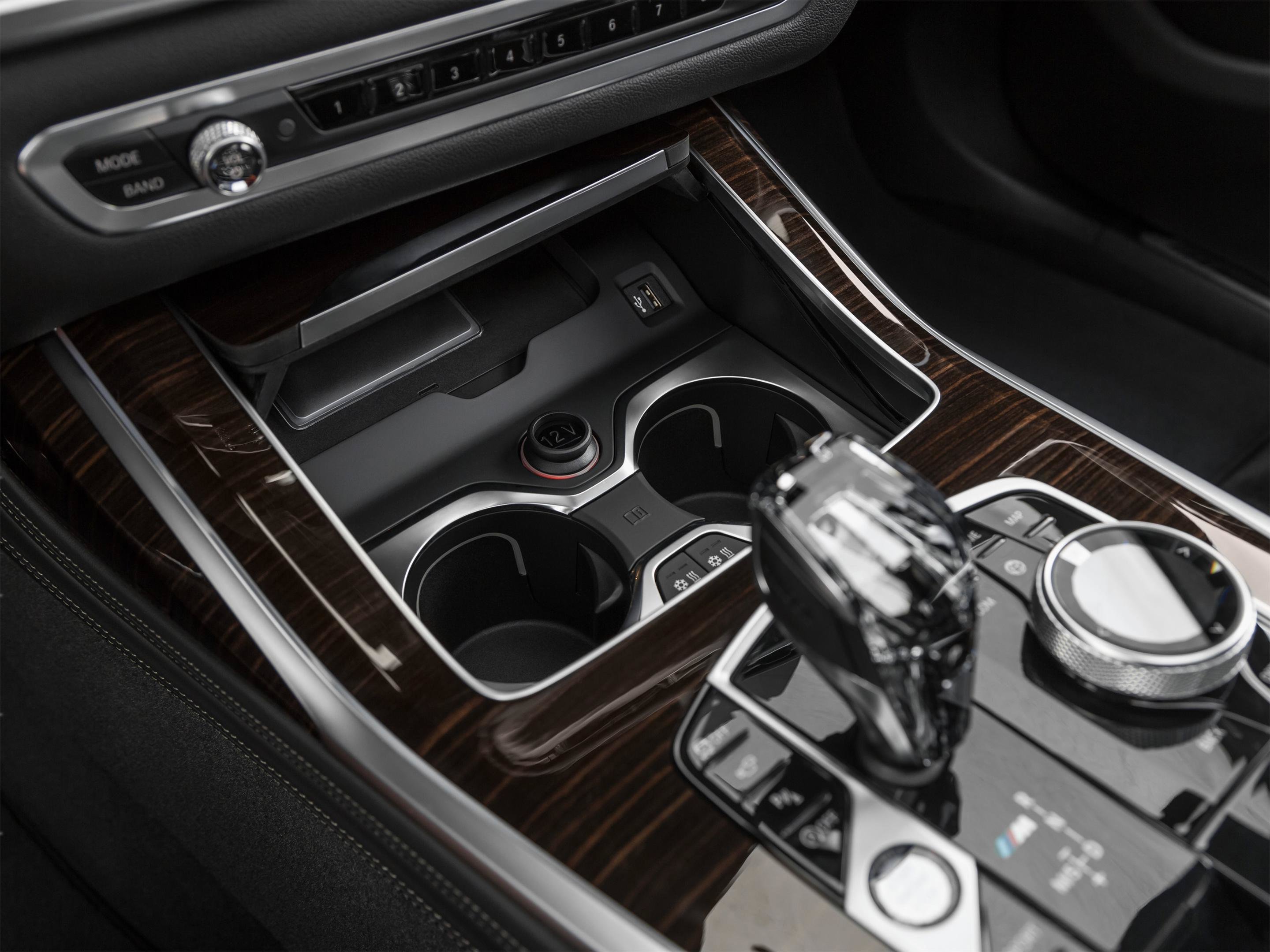 Used 2022 BMW X7 M50i w/ Dynamic Handling Package AWD/4WD image 25
