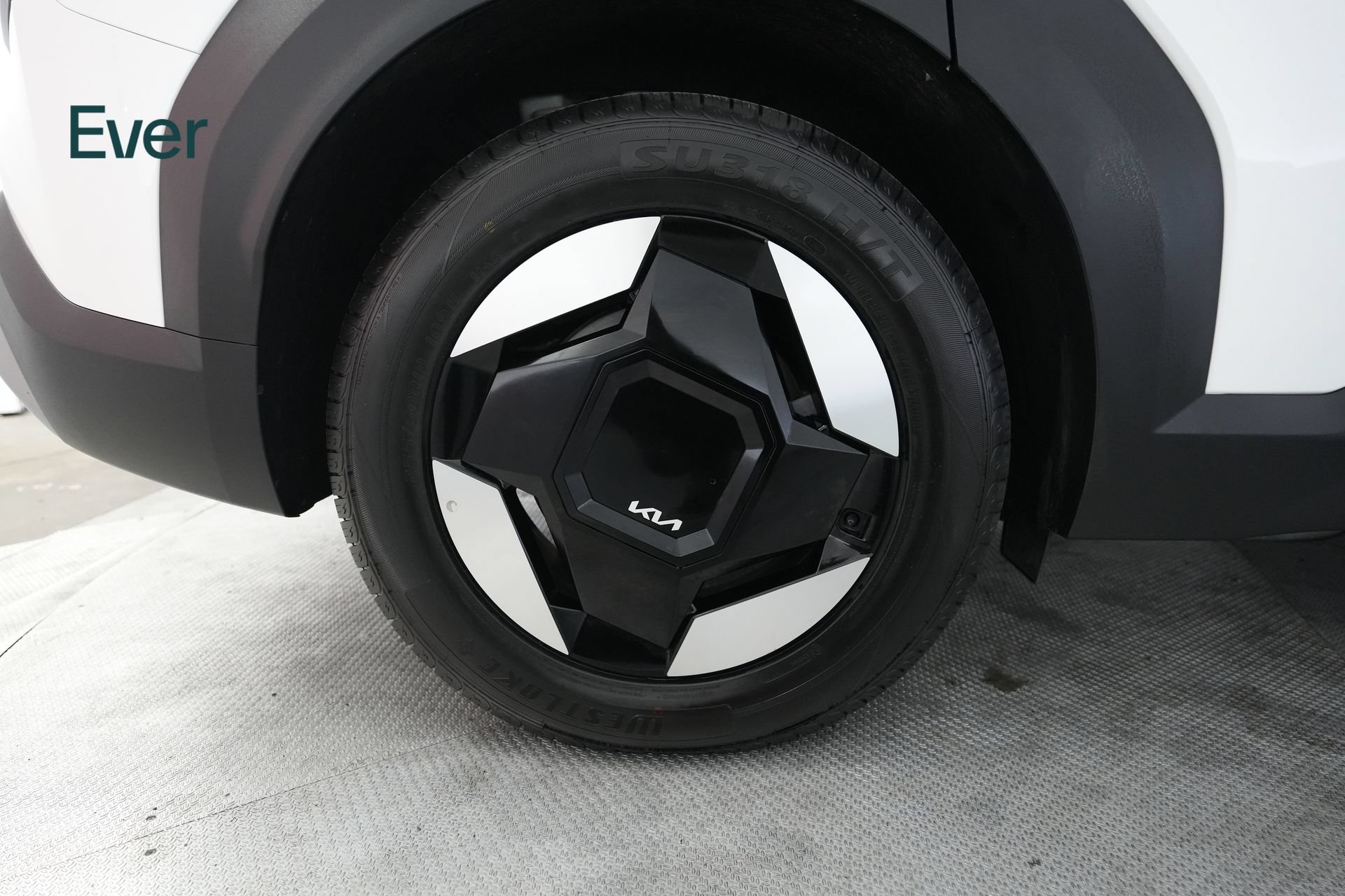 Used 2024 Kia EV9 Light Long Range RWD image 22
