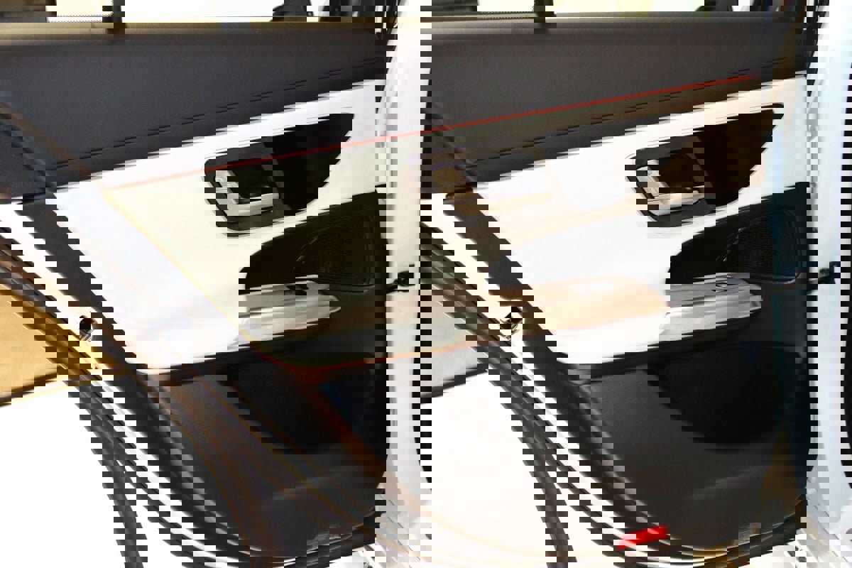 Used 2025 Mercedes-Benz E 350 4MATIC Sedan image 56